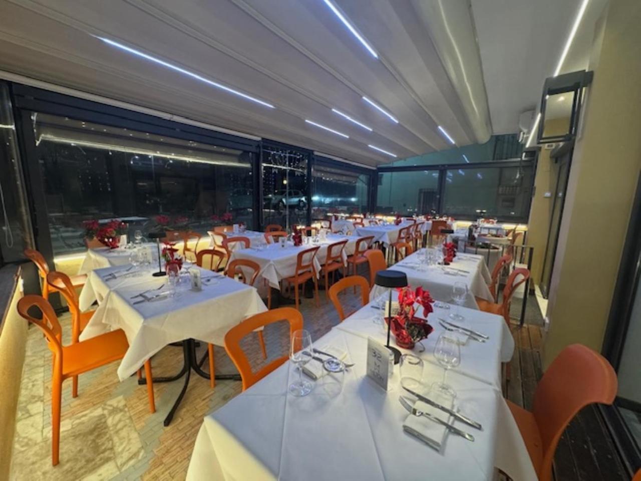Hotel Ristorante Milton 瓦拉泽 外观 照片