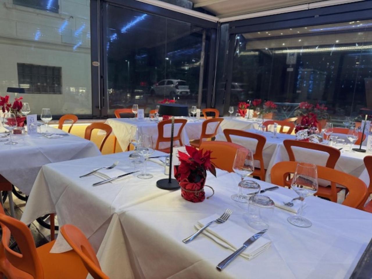 Hotel Ristorante Milton 瓦拉泽 外观 照片