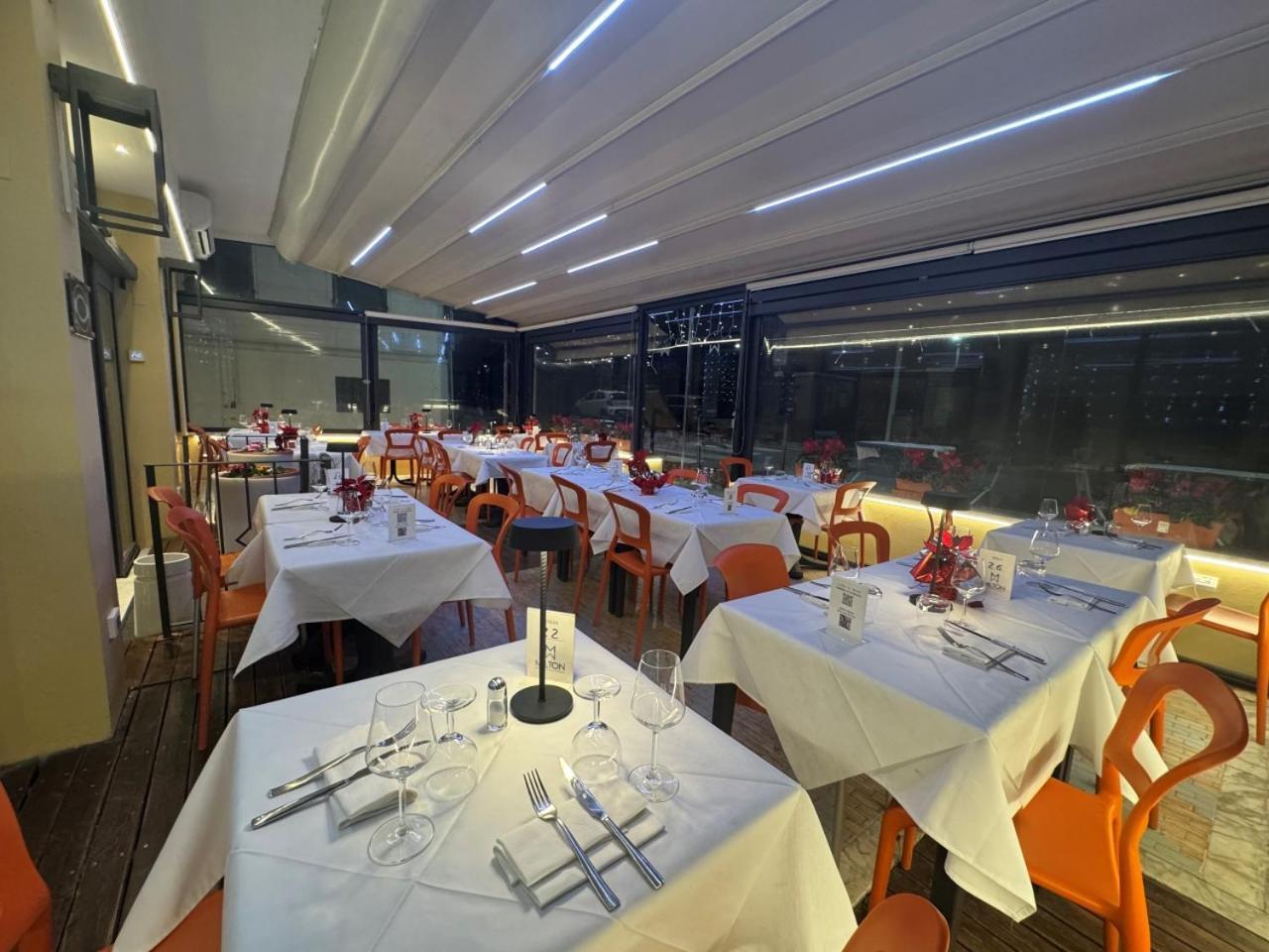 Hotel Ristorante Milton 瓦拉泽 外观 照片