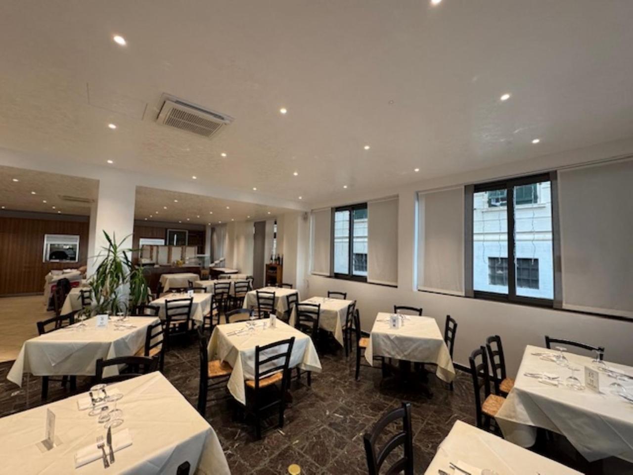 Hotel Ristorante Milton 瓦拉泽 外观 照片