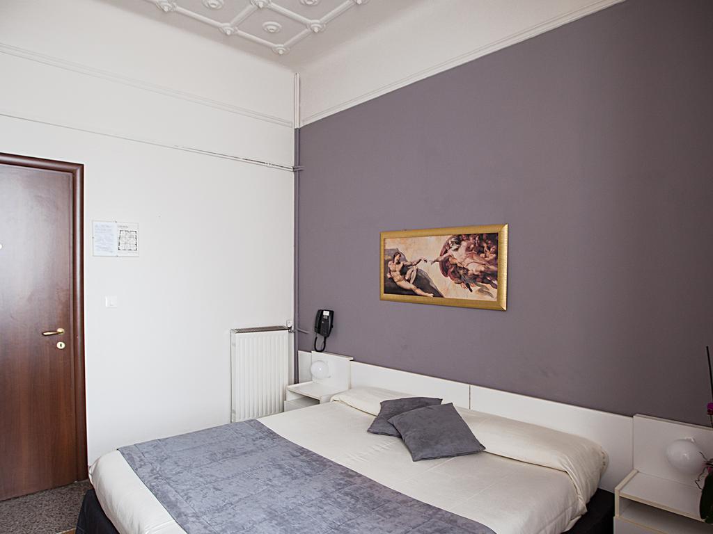 Hotel Ristorante Milton 瓦拉泽 外观 照片