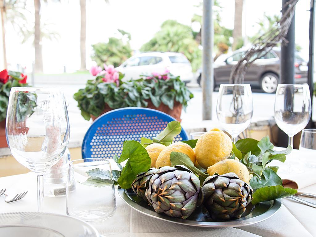 Hotel Ristorante Milton 瓦拉泽 外观 照片