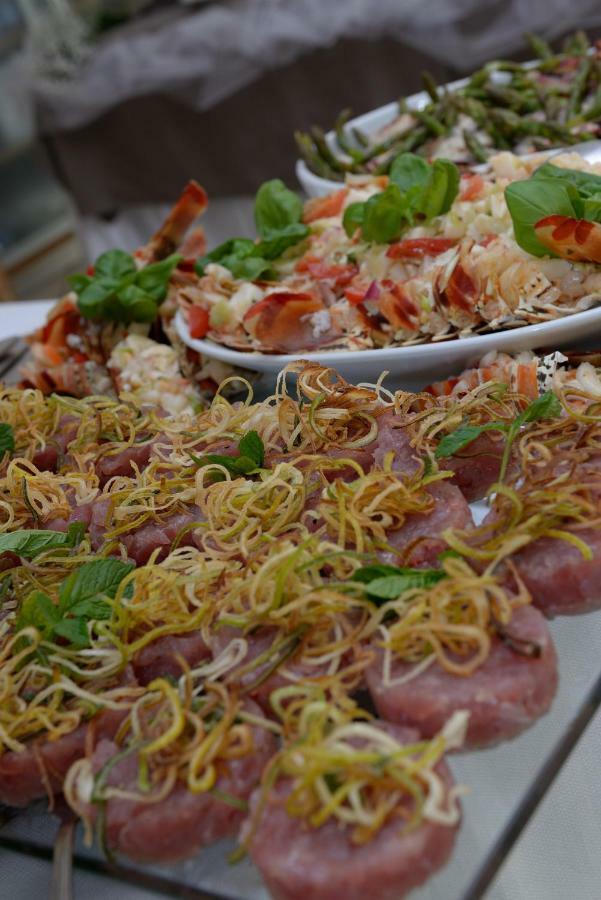 Hotel Ristorante Milton 瓦拉泽 外观 照片